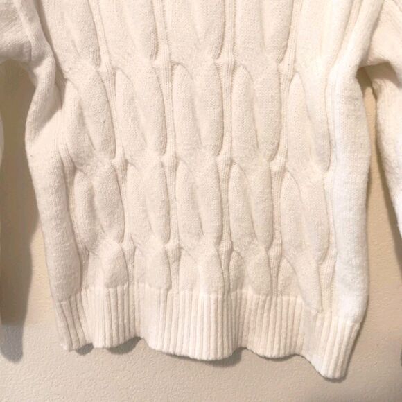 Madden NYC White Cable Knit Crewneck Pullover Sweater Sz M 100% Polyester - Picture 4 of 14